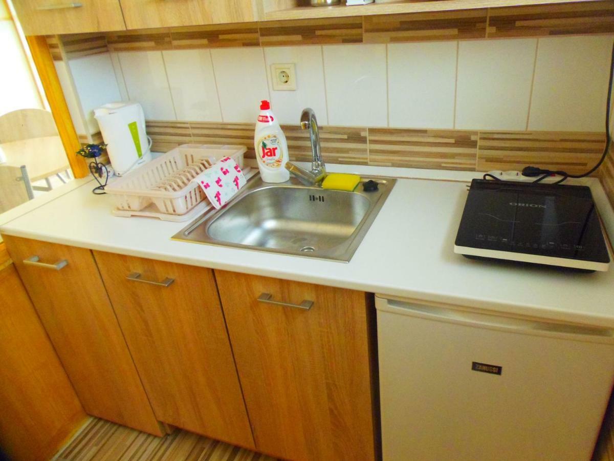 Hovirag Apartman 2 ハイデゥソボスロー エクステリア 写真