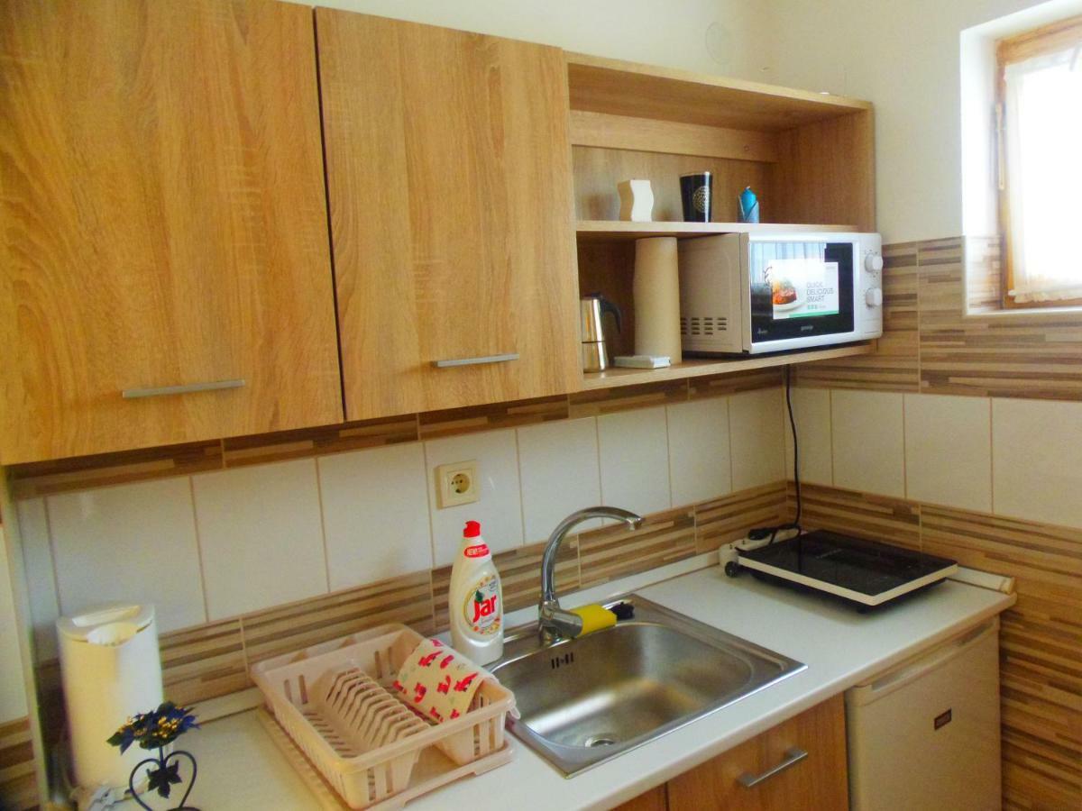 Hovirag Apartman 2 ハイデゥソボスロー エクステリア 写真